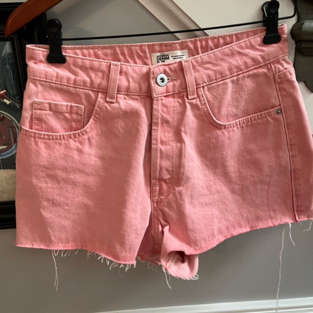 Zara Pink TRF Cut Off Denim Shorts sz 6
